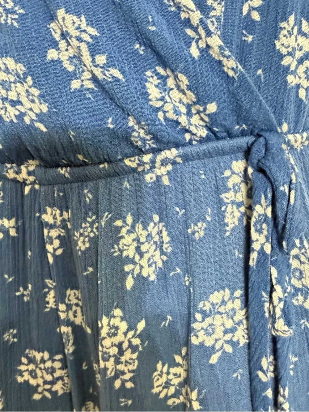 Blue Floral Wrap-Style Mini Shorts Jumpsuit with Self-Tie Waist size Med - Picture 2 of 8